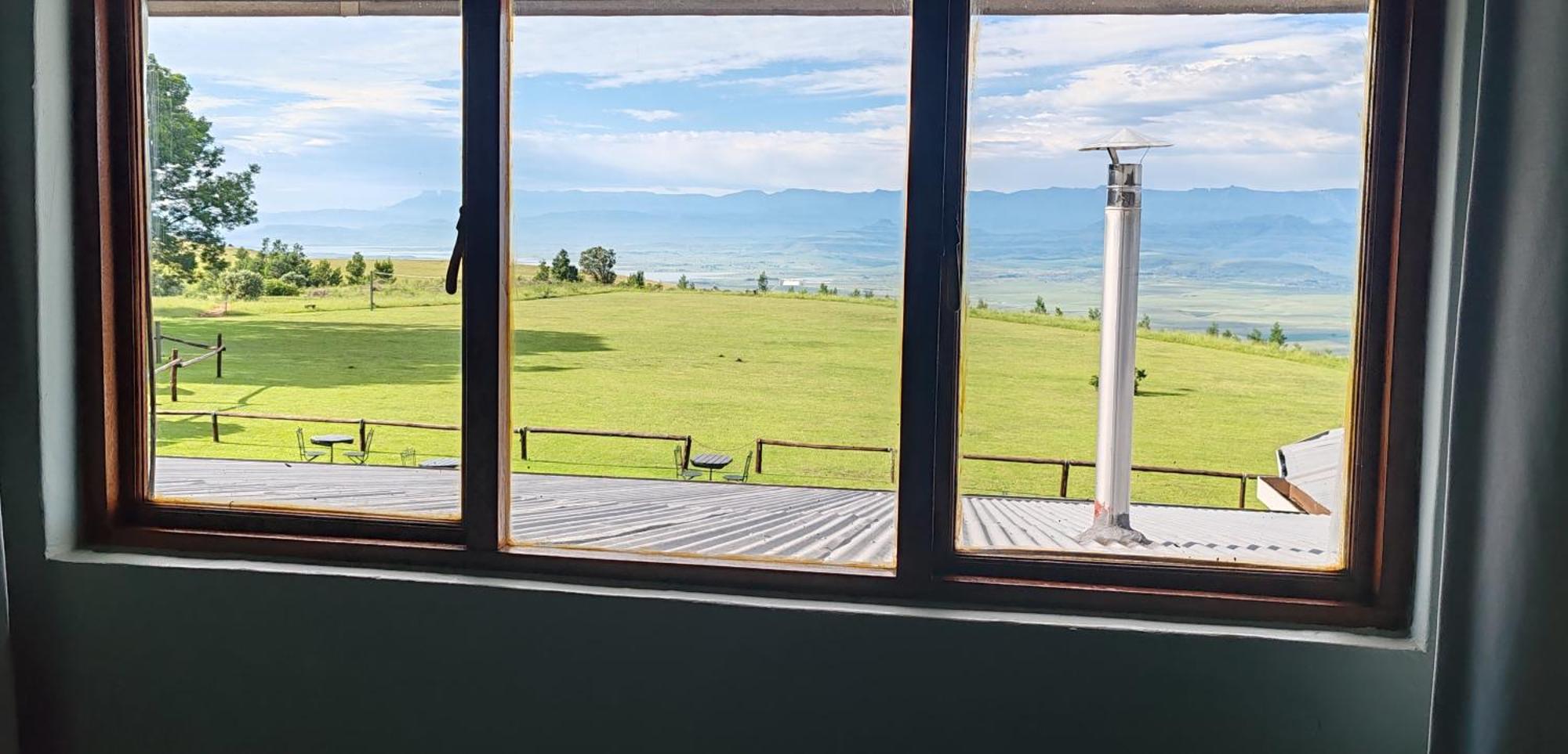 Гостевой дом Drakensberg Mountain Retreat Бергвилль Экстерьер фото