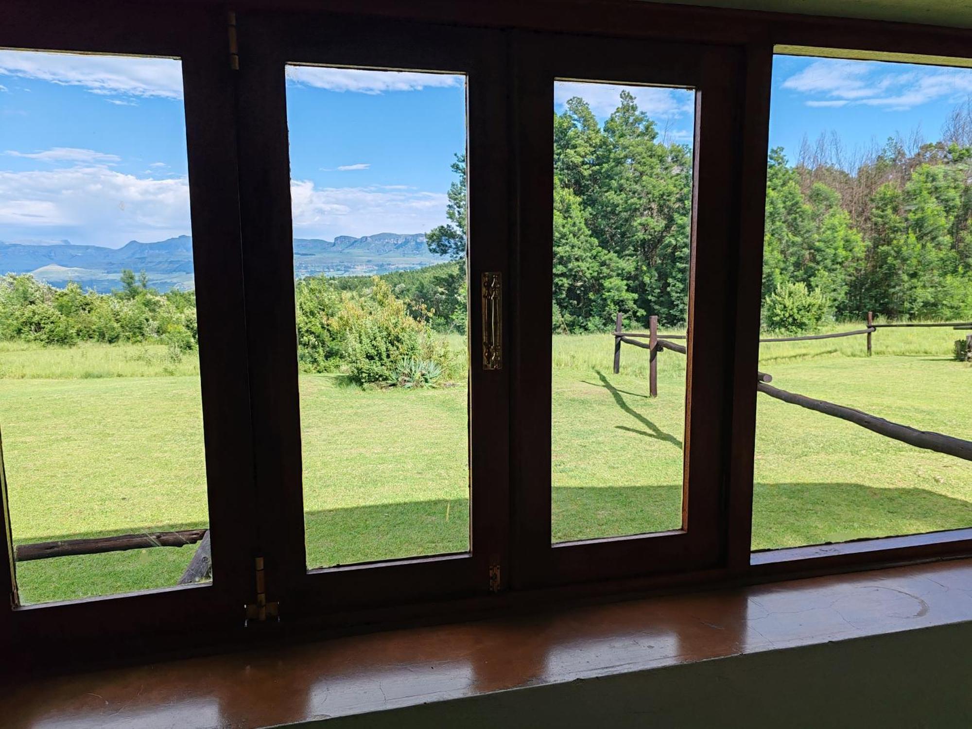 Гостевой дом Drakensberg Mountain Retreat Бергвилль Экстерьер фото