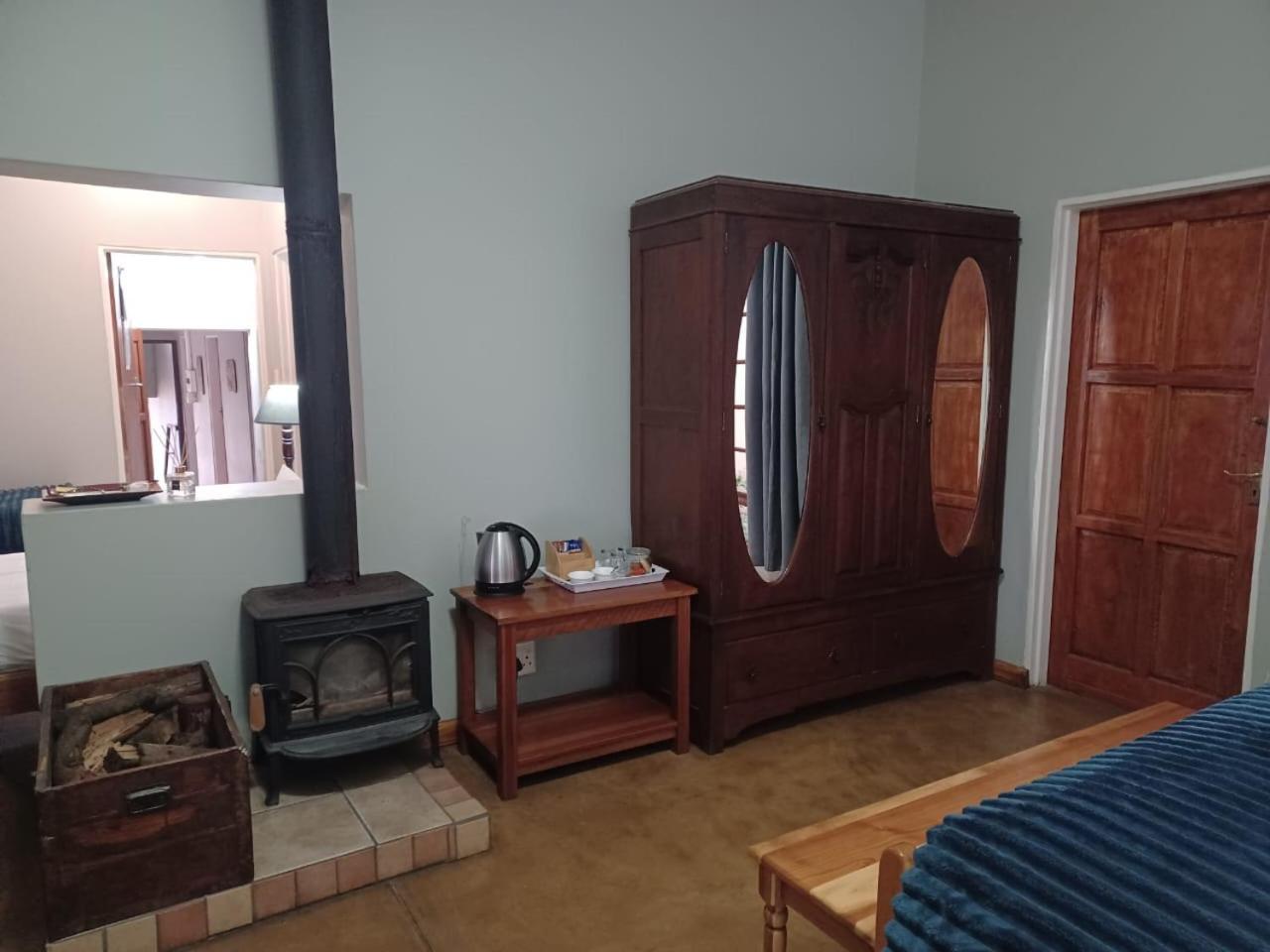 Гостевой дом Drakensberg Mountain Retreat Бергвилль Экстерьер фото