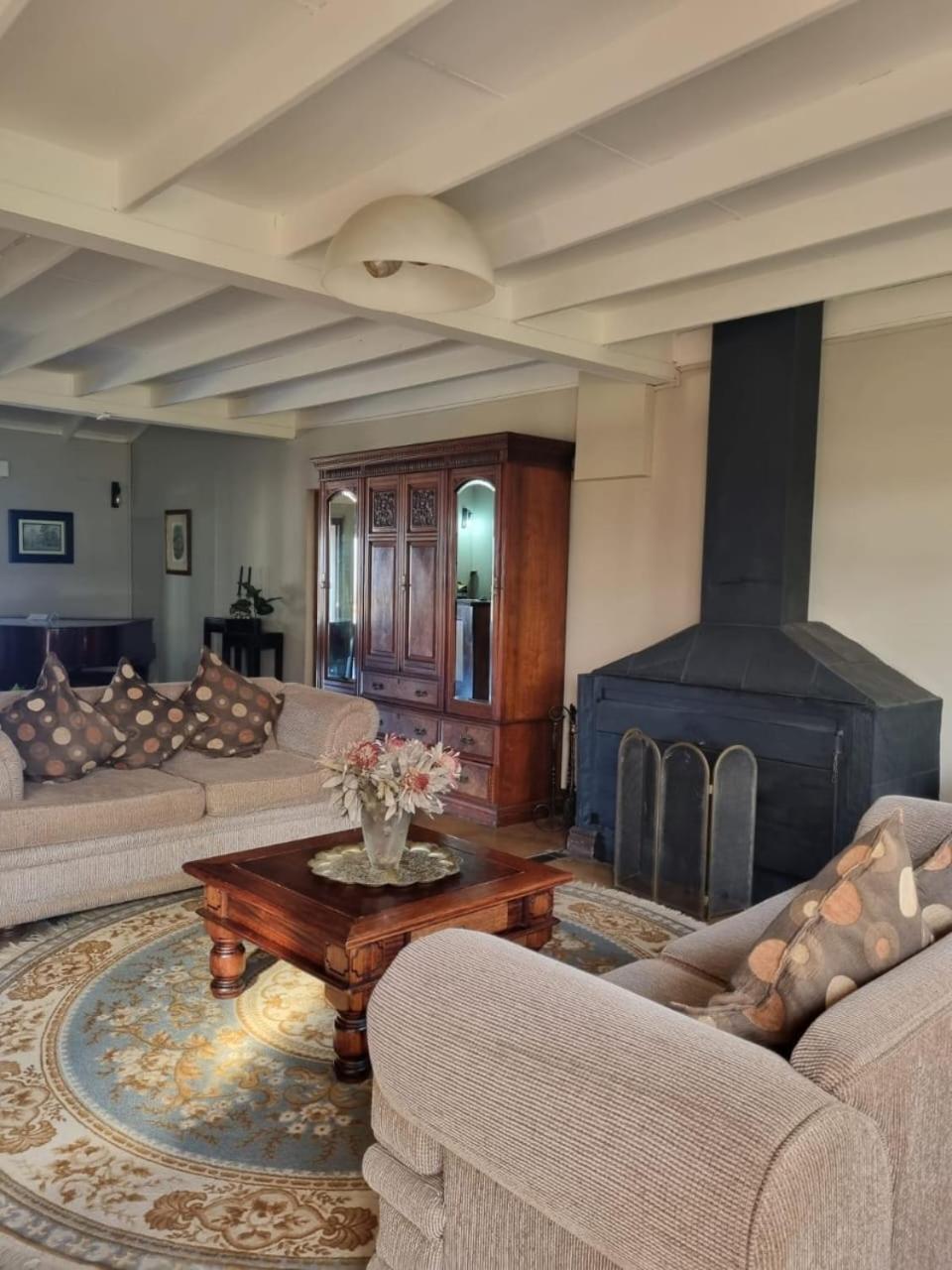 Гостевой дом Drakensberg Mountain Retreat Бергвилль Экстерьер фото